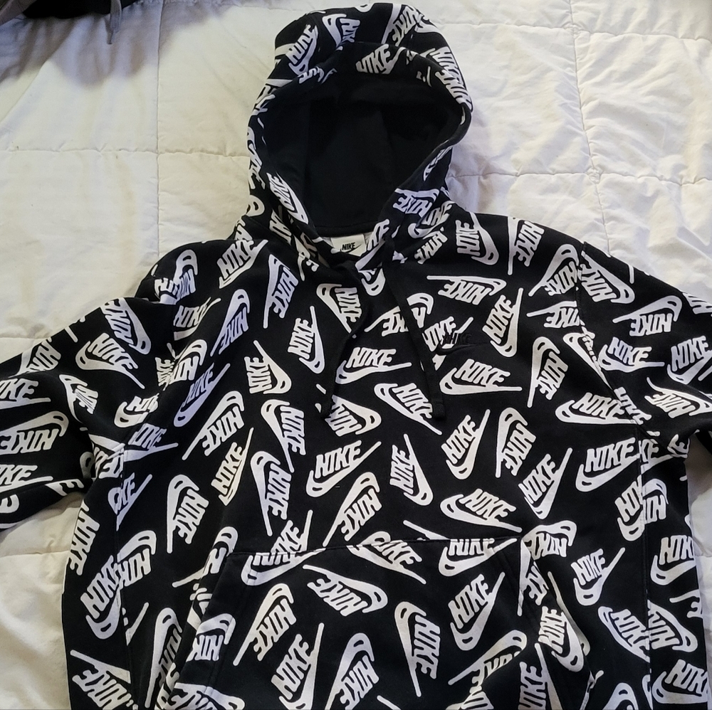 Nike pullover hoodie
